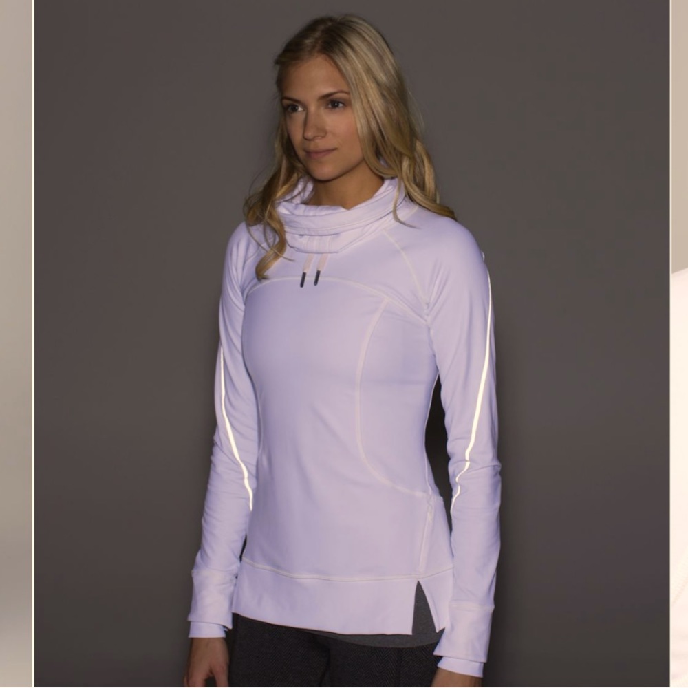 Lululemon Flurry Fighter Pullover
White/light lilac Size 4